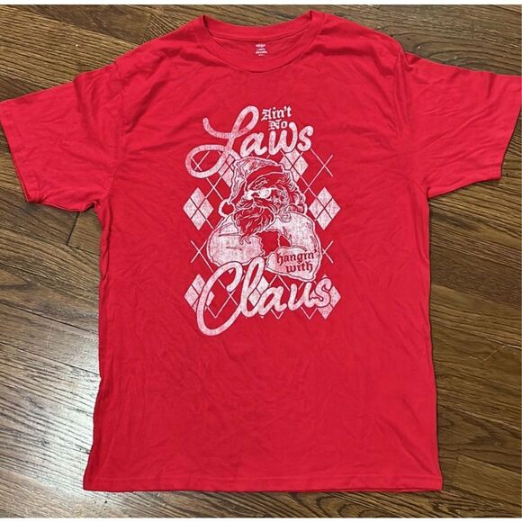 Christmas T Shirt Funny Ain’t No Laws Hangin With Claus Mens Large Red & White - Picture 1 of 3